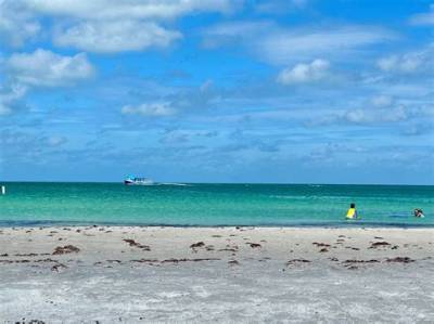 Sand Key Beach Surge: How Gulf Coast Vacation Trends Are Redefining Clearwater Tourism